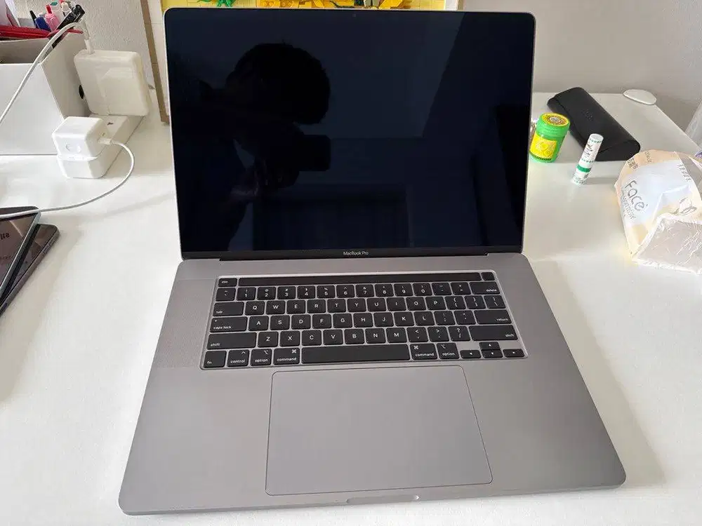 Macbook Pro 16 Inch 2019 Core i7 - 32 GB - 512 SSD (SALES)
