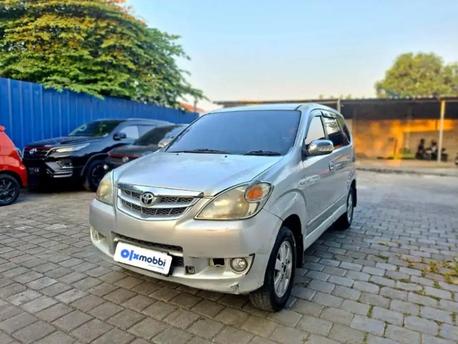 Low Kilometer - Avanza 1.3 G Bensin-AT 2011