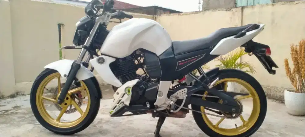 YAMAHA BYSON 2011