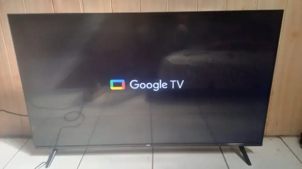 Tv led tcl google tv 4k 43inchi likenew