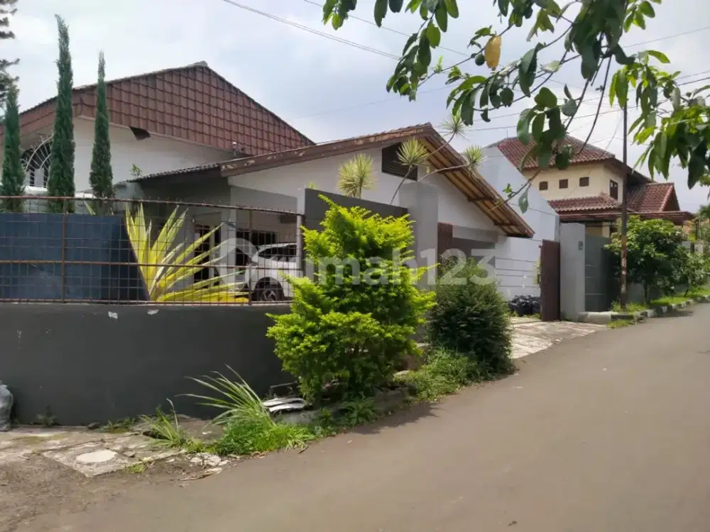 Rumah Asri Bikin Hati Jadi Hepi di Area Sarijadi Ga Jauh Dari Setiabudi Bandung Utara