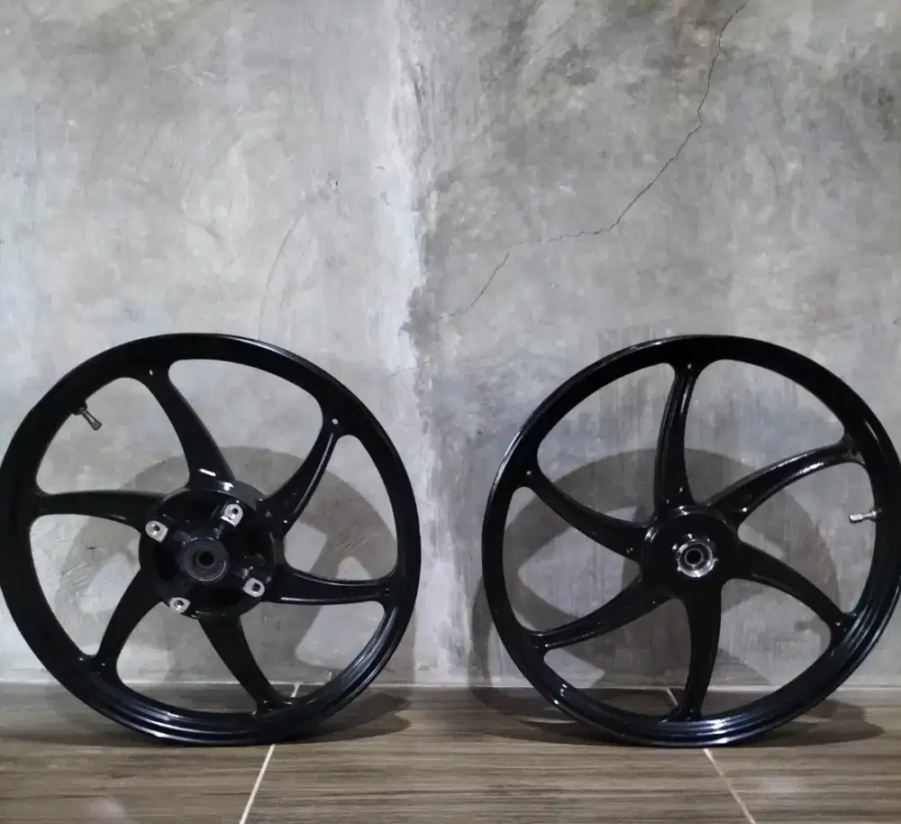 Velg motor ninja merk vnd six star