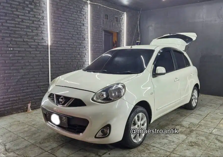 Nissan March (2015) Putih 1.5L