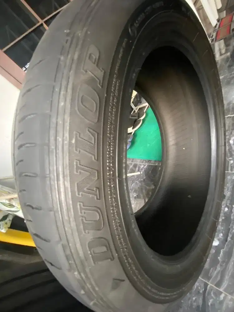 Dijual 2 Ban Dunlop 225/50 R 18