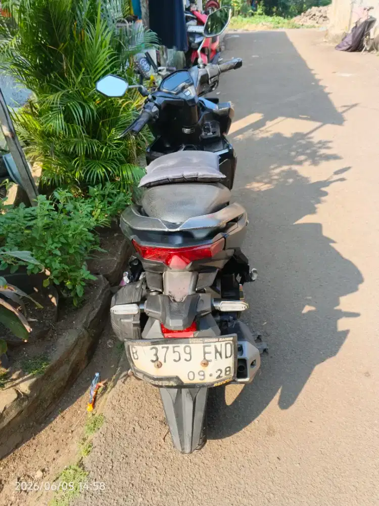 Honda Vario 150 Keyless 2018 Hitam - Mesin Sehat - Lokasi BSD - Nego