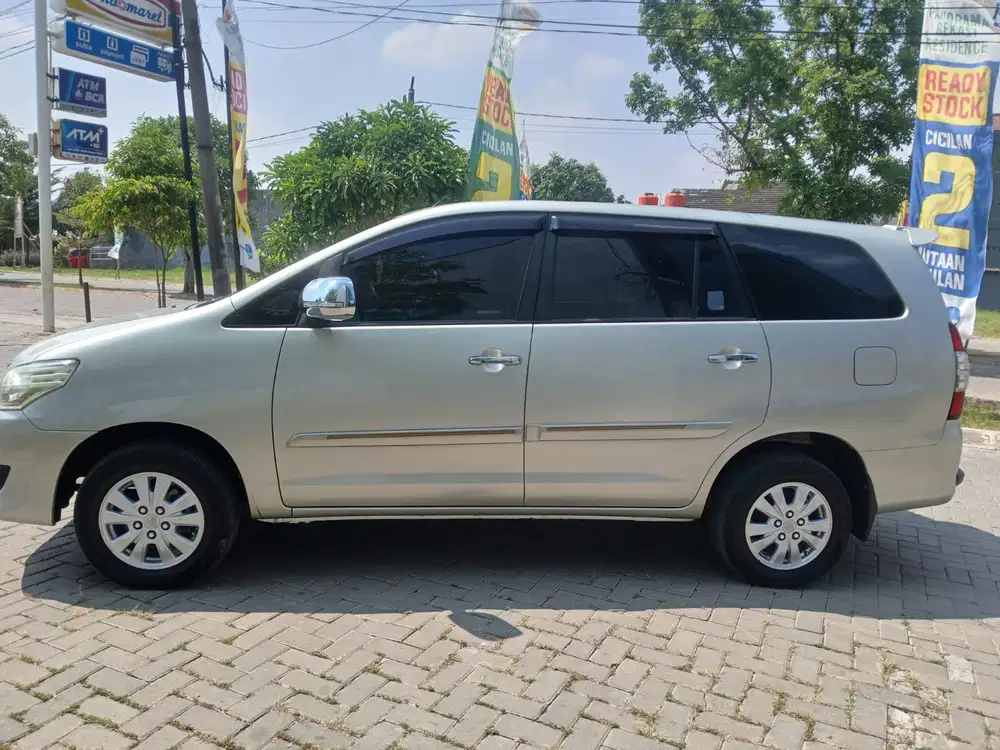Toyota Kijang Innova 2013 Bensin