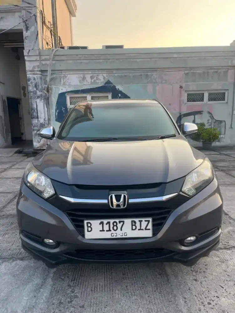HR-V E cvt matic tahun 2015 abu abu