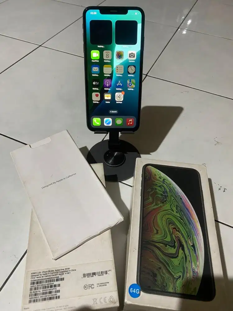 Iphone XS MAX 64gb hitam mulus sinyal lancar garansi no minus