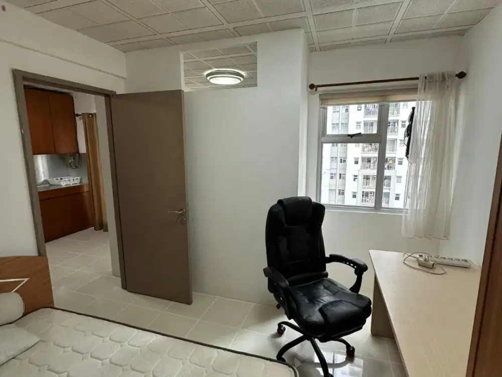 Disewakan Tipe 2 Kamar Lantai Rendah di Apartemen Mediterania Garden 2