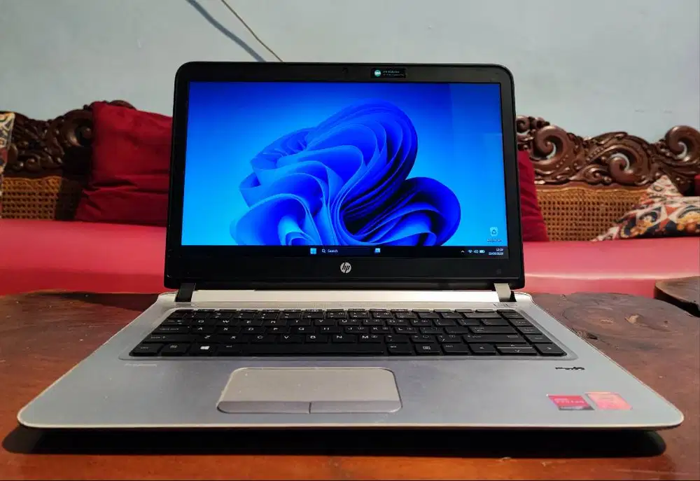 Laptop HP Intel Core i7 6th VGA AMD R7 M340 RAM 8GB SSD 120GB