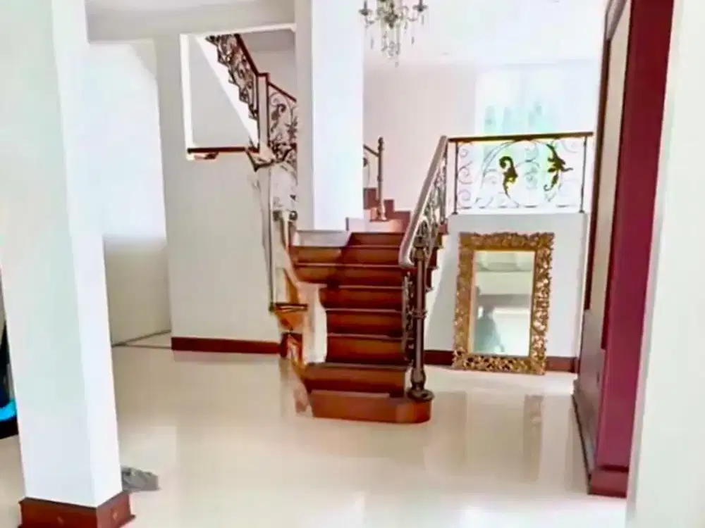 Dijual Rumah Hoek Kelapa Cengkir Timur - Jakarta Utara
