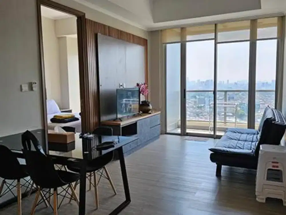 Tinggal bawa koper! fasilitas dengan Club house Disewakan 2br+ luas dan Nyaman Condominium Taman Anggrek Residences akses Strategis