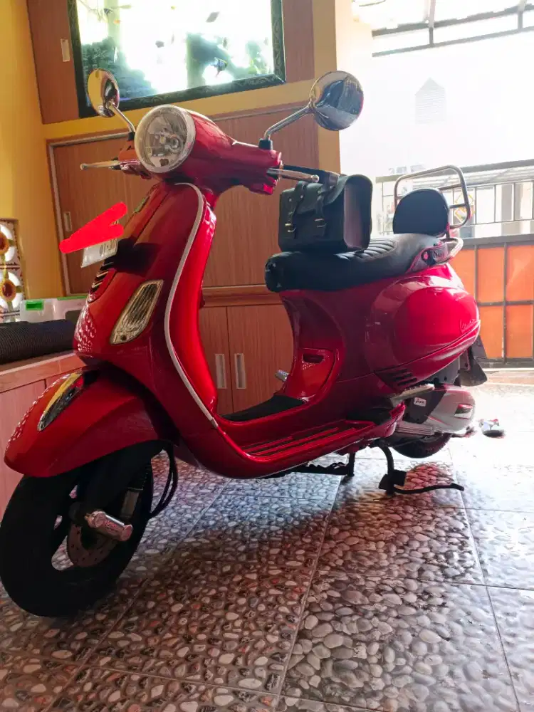 Dijual vespa metick LX 125 tahun 2018