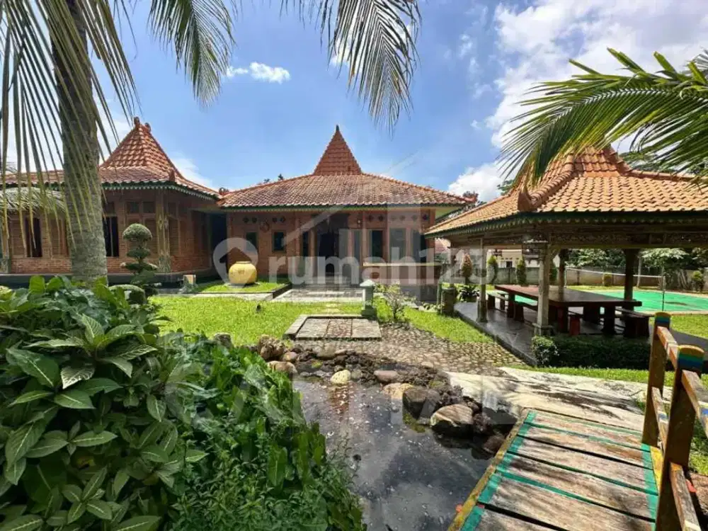 Rumah Villa Javanesse Style dengan Kebun nan Luas di Purwakarta Cocok Untuk Berlibur Ataupun Dijadikan Resto Tradisional