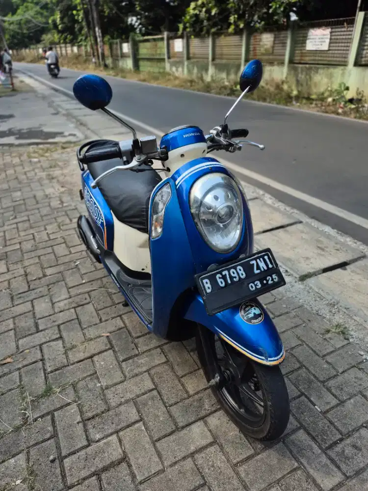Dijual Honda Scoopy tahun 2015 surat lengkap