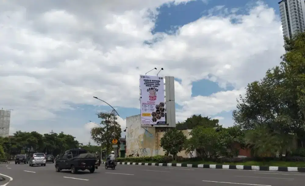 Harga Sewa Baliho Billboard di Surabaya dengan Lokasi yang Strategis