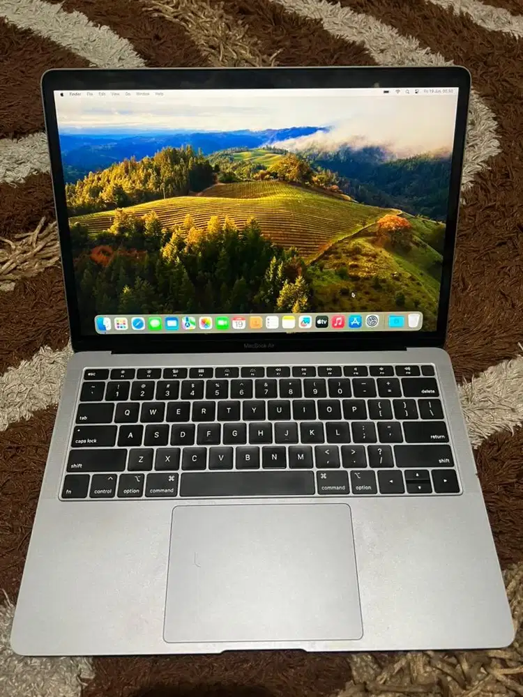 Macbook air 2018 8/128 retina