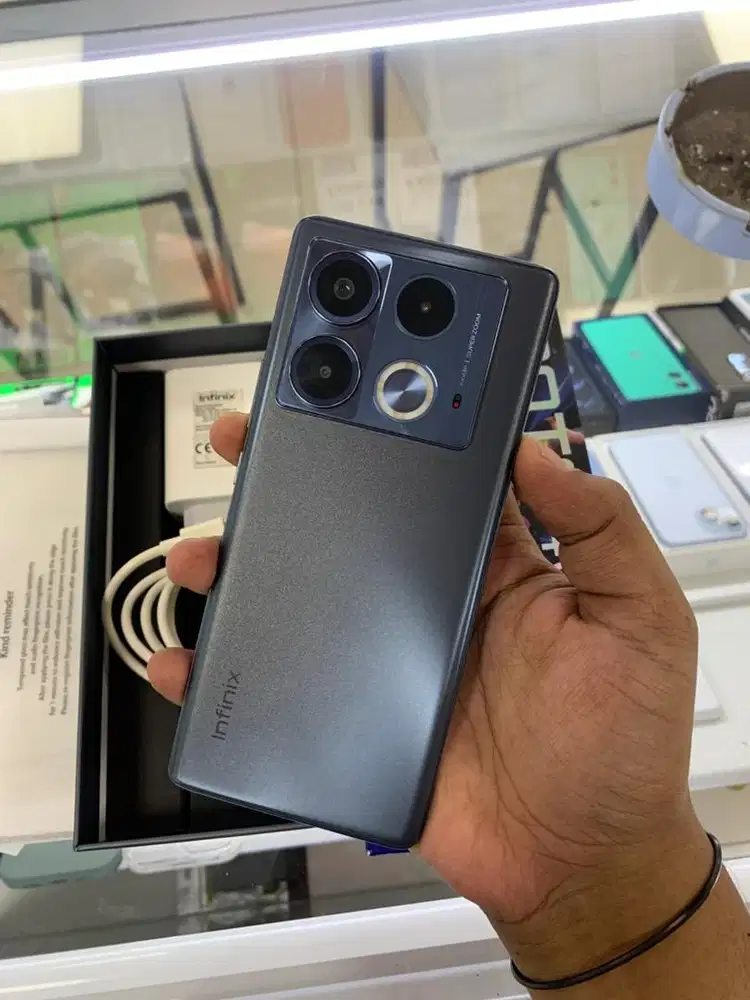 Infinix note 40s Ram (8+8gb) Internal 256gb
