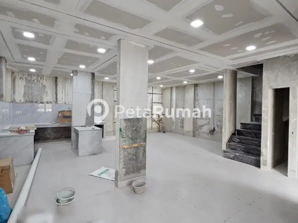 DIJUAL VILLA JALAN METEOROLOGI RAYA KOMPLEK JEWEL GARDEN (vincent)