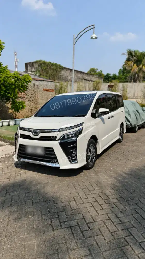 Toyota Voxy 2018 Cash Putih Sangat Terawat Siap Pakai