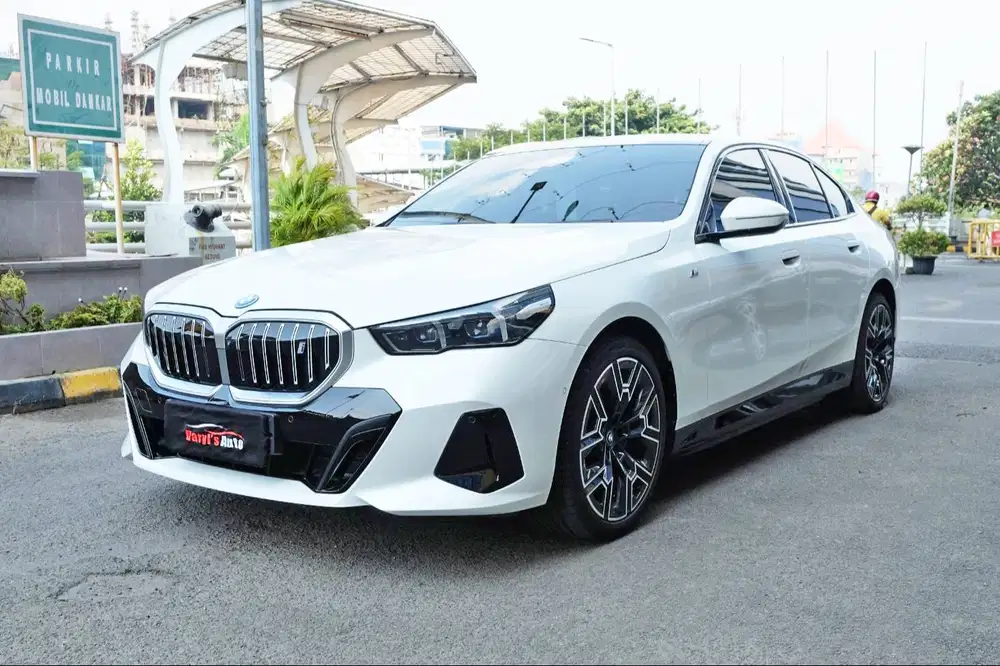 2024 BMW i5 EDRIVE40 EV Like new tdp 298jt