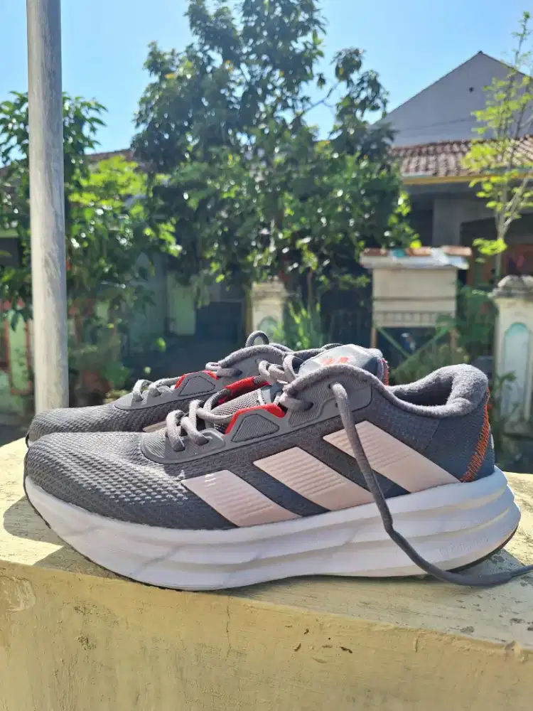 Sepatu jogging running olahraga