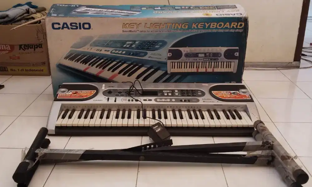 Keyboard casio LK-70s