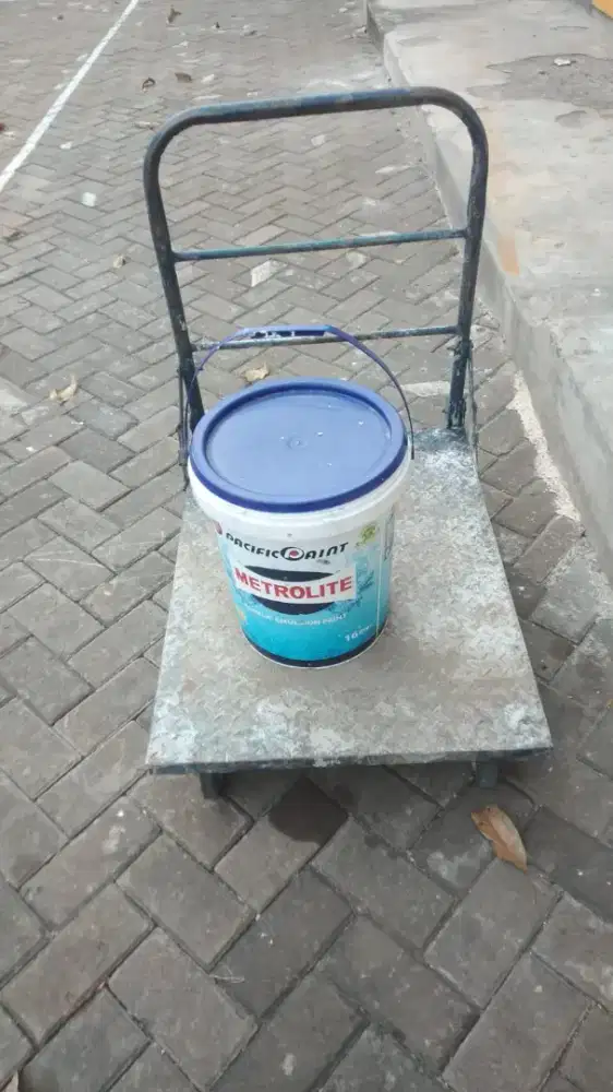 Troli besi bordes