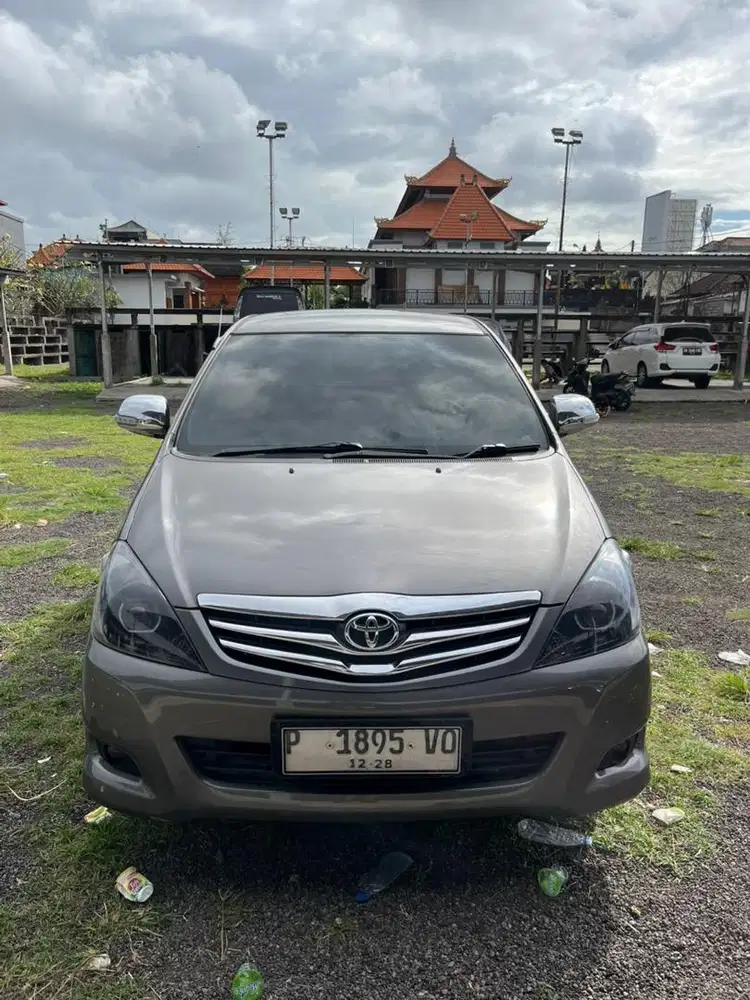 Innova Diesel Matic 2010