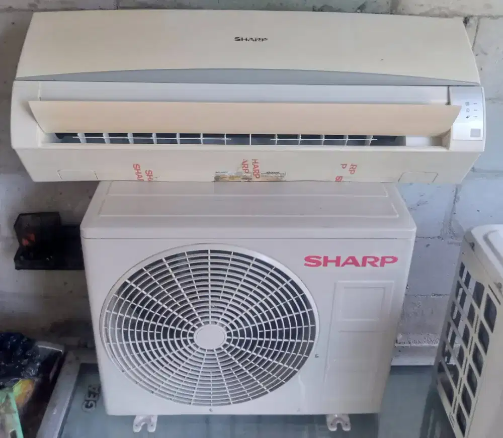AC setengah pk merk sharp