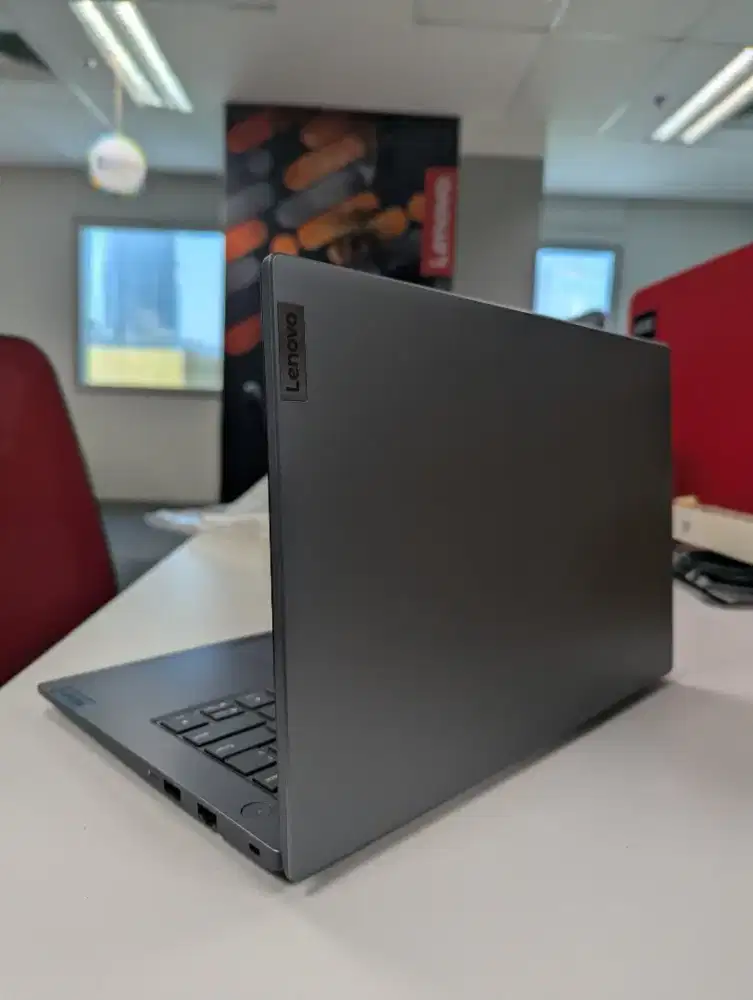 Lenovo V14 Gen 5 IRL
