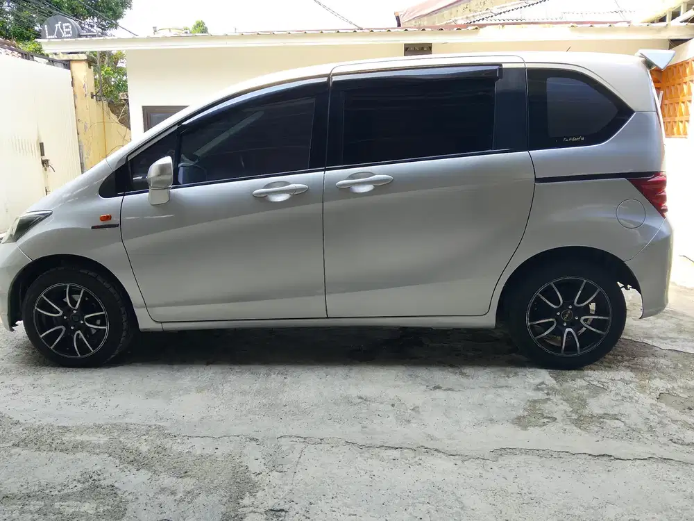 Honda Freed 2009 Bensin