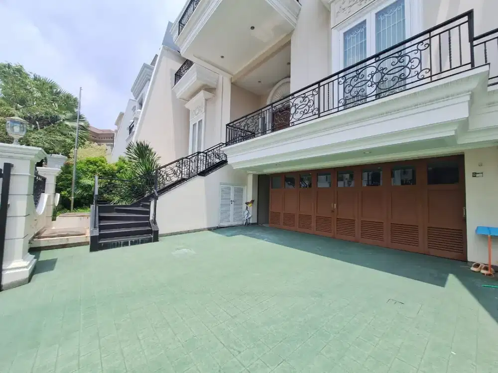 Dijual Rumah Mewah di Bukit Gading Villa 3 Lantai Bagus Kelapa Gading Jakarta Utara