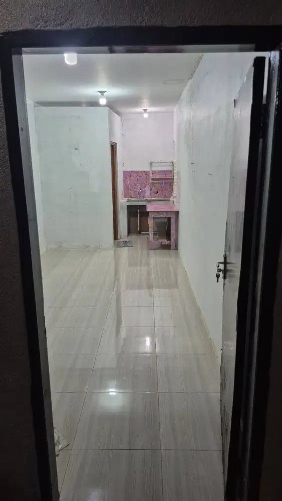 Kontrakan Rumah (ada Garasi Parkiran Motor) Khusus Perempuan/Karyawati