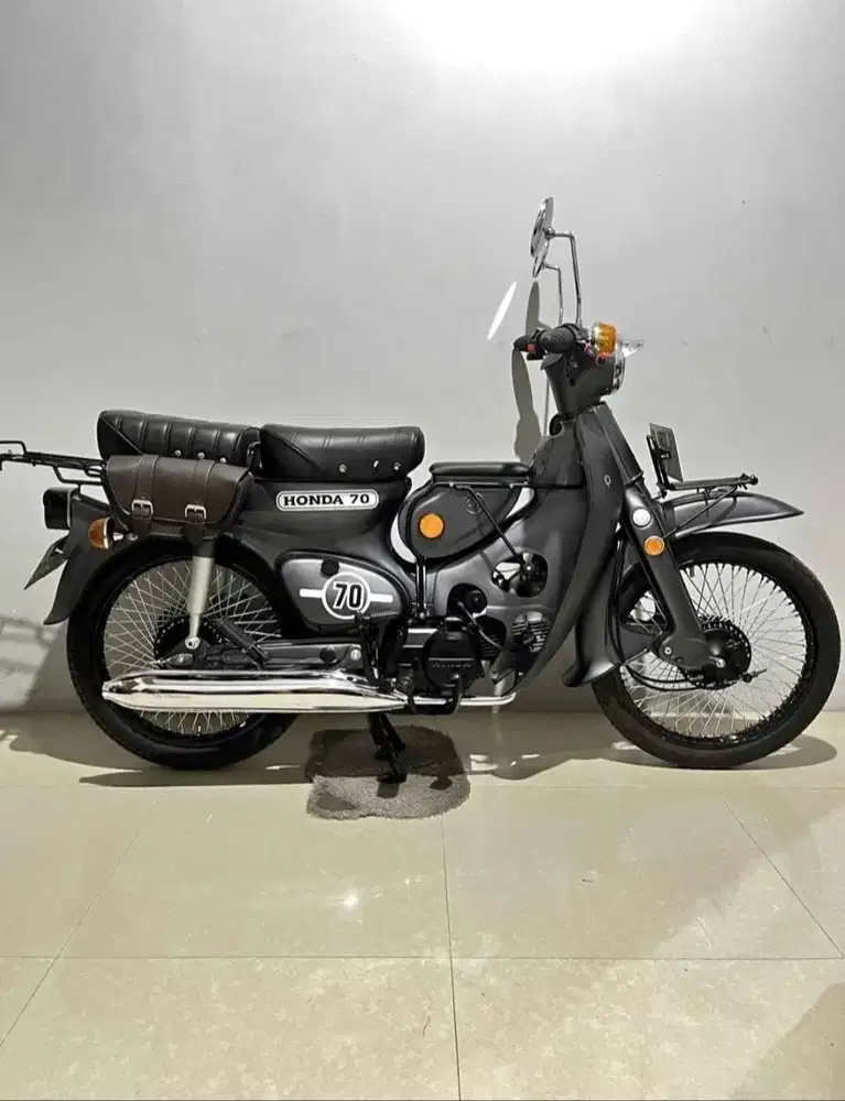 Motor Honda C70 Custom Super Cub Classic Lengkap STNK BPKB Lengkap
