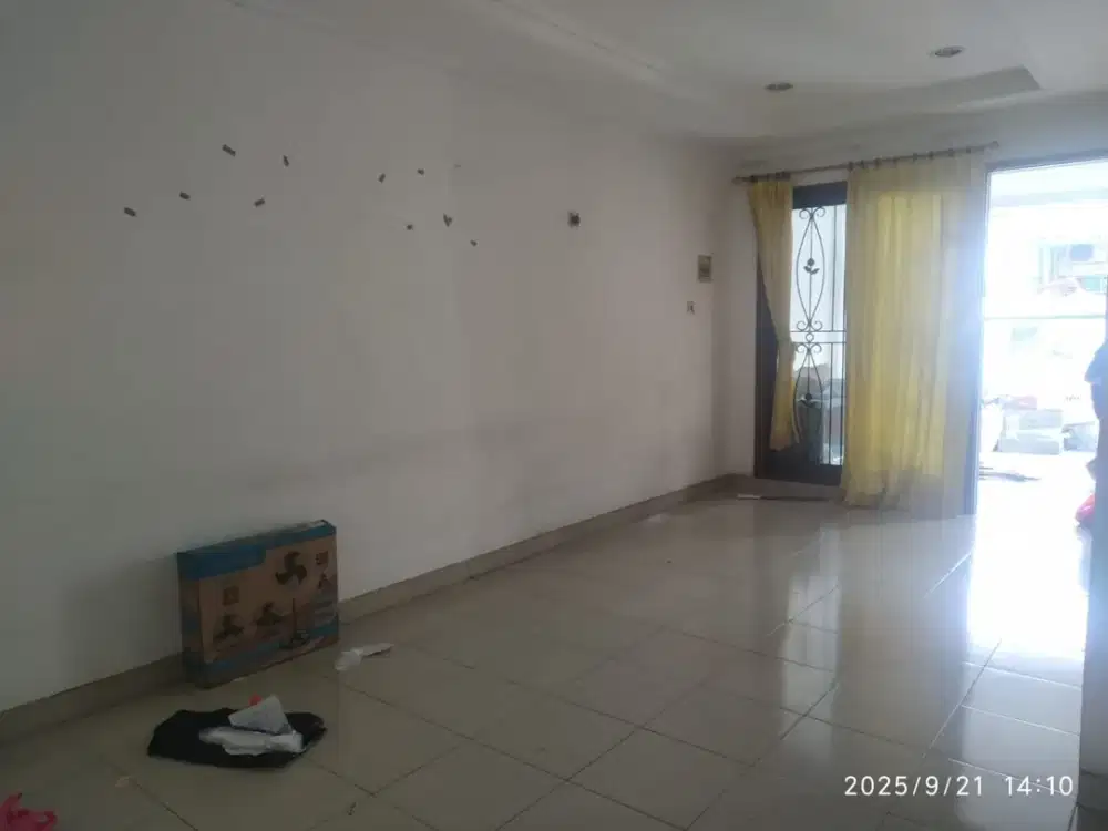 Murah !! DIJUAL RUMAH DI KELAP GADING 2 LANTAI LAYAK HUNI