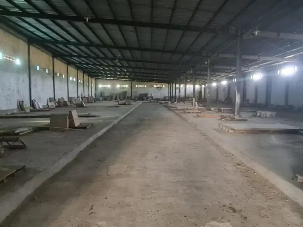Gudang dan Kantor Slawi Tegal Siap Pakai di Jalan Utama