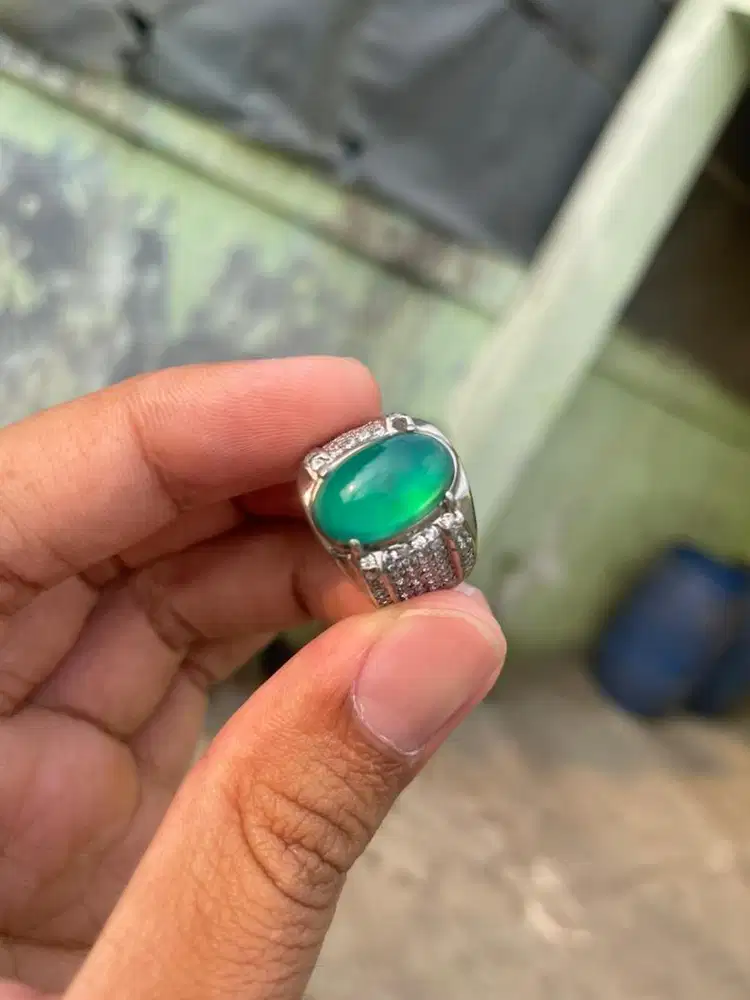 Batu Bacan Giwang Bersih