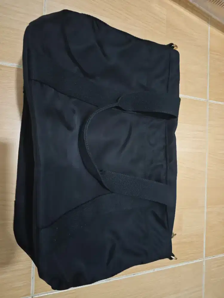 Tas wanita hitam