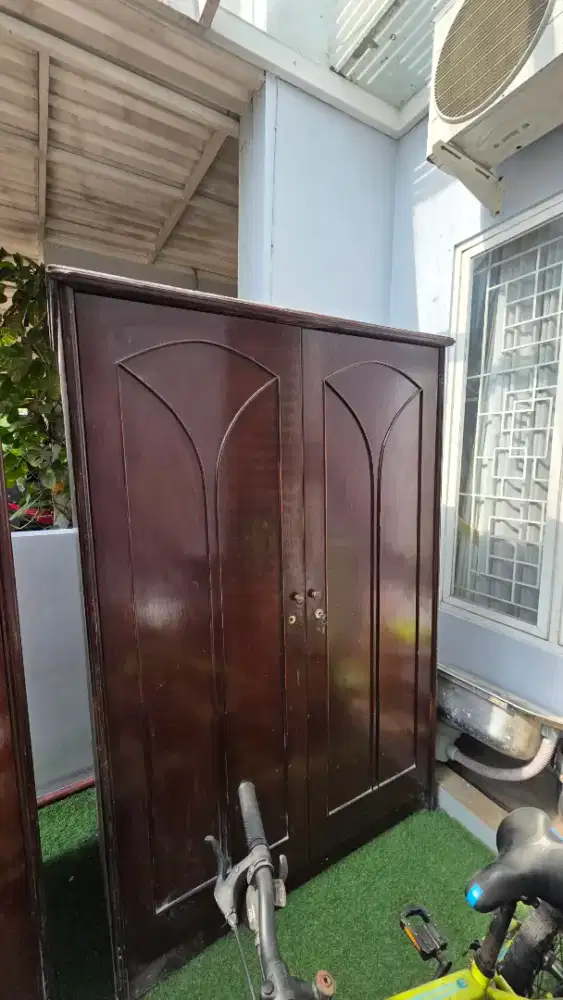 Lemari Pakaian Kayu 2 Pintu
