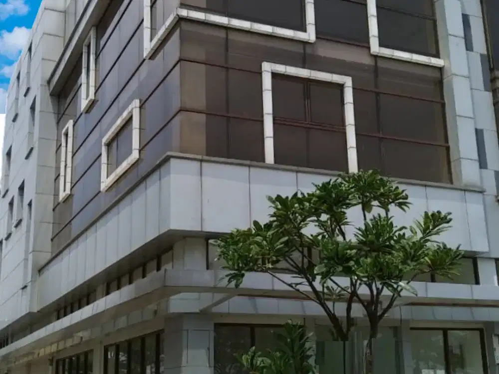 Ruko Avenue gandeng 3lt luas 13x19 247meter JGC Jakarta Garden City