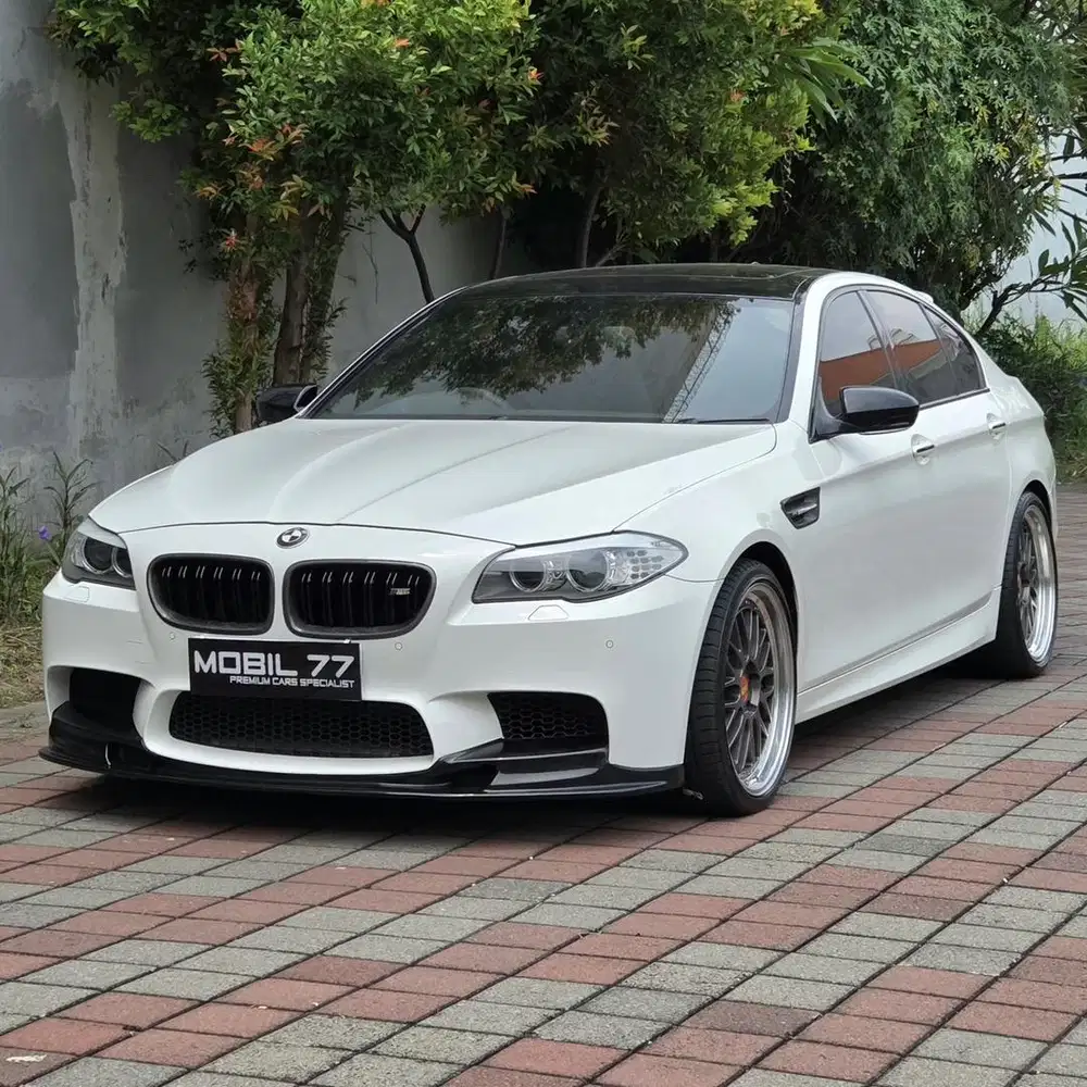 BMW M5 (CBU) 4.4L Twinturbo V8 - 2012 (Mint Condition)