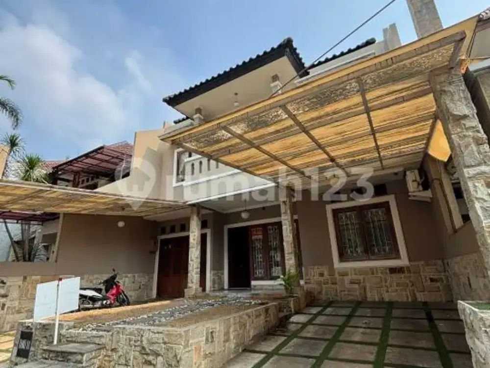RUMAH LUAS & CANTIK DI KOMPLEK TERBAIK CIRÉNDEU