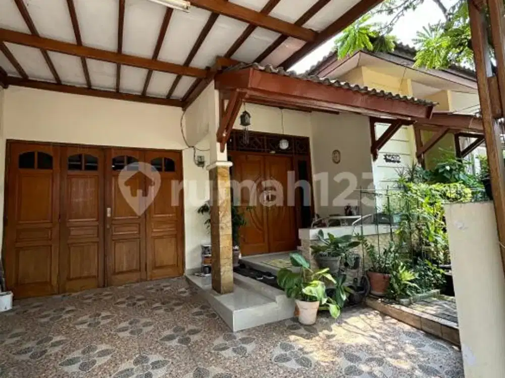 Rumah Rapi Siap Huni Komplek Megapolitan Cinere