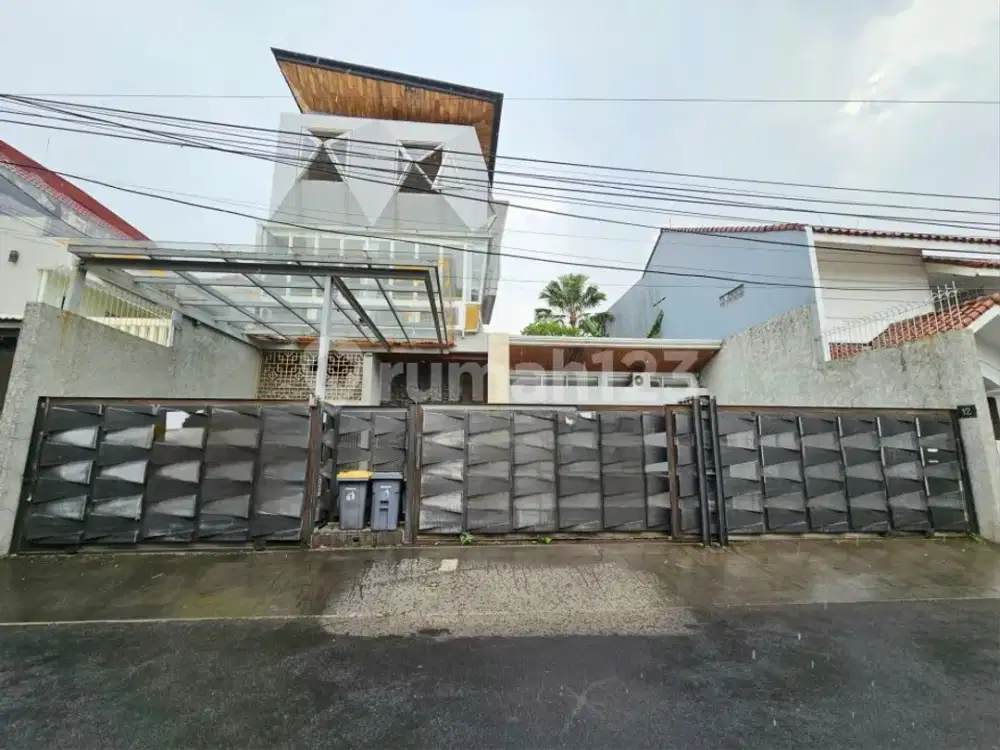 Rumah Dijual Radio Dalam 3 Lantai Ada Swimming Pool Dijual Cepat