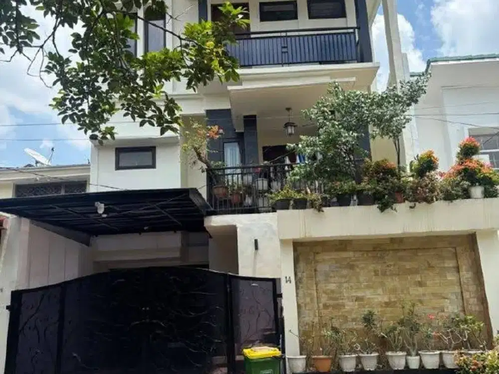 Rumah Dalam Komplek Lebak Bulus Jakarta selatan