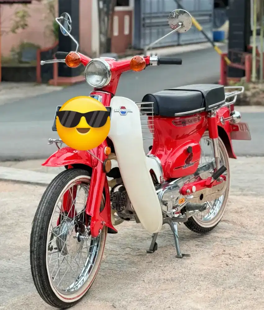 Honda C70 Merah