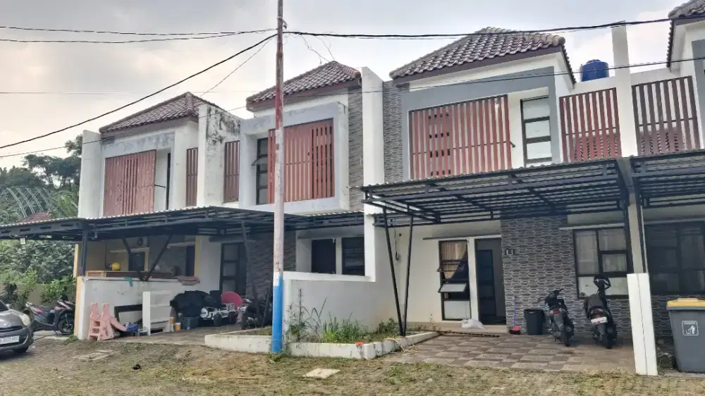 Sewakan Tahunan Rumah 2 Lantai Dalam Cluster Perbatasan Cijantung