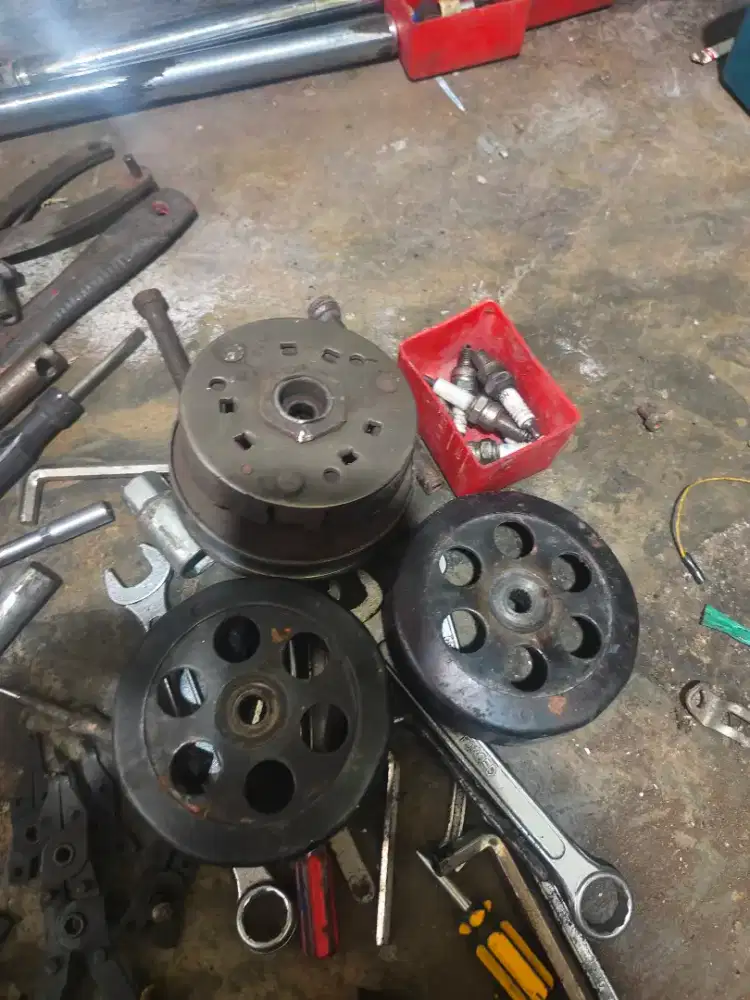 Sparepart bekas dan baru sisa bengkel