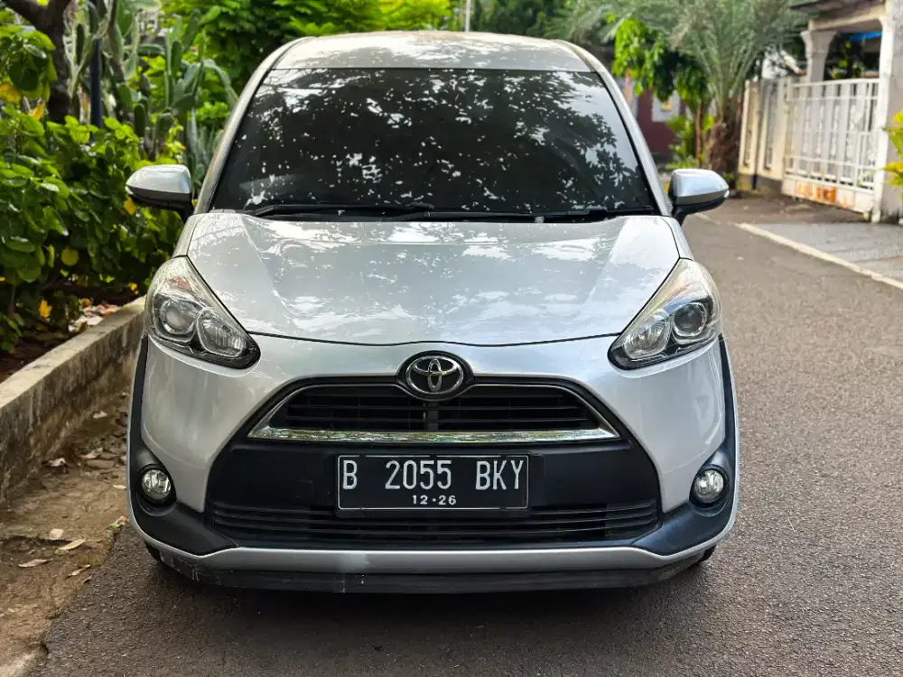 Sienta G MT 2016 Silver DP 15jt Cash Atau Kredit Terbaik SeOLX!
